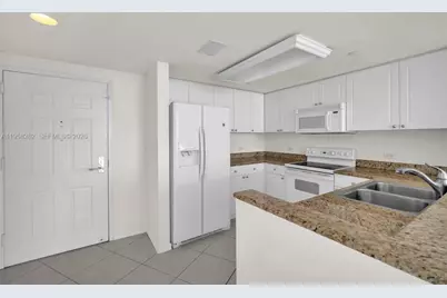 19501 W Country Club Dr #2011, Aventura, FL 33180 - Photo 4