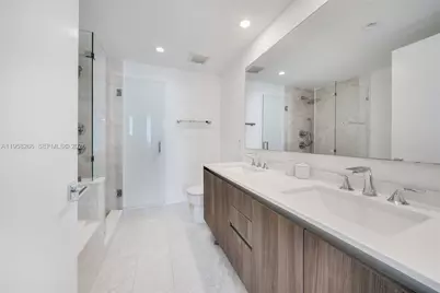 488 NE 18th St #4805, Miami, FL 33132 - Photo 18