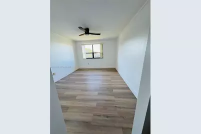 1101 SW 122nd Ave #302, Miami, FL 33184 - Photo 12