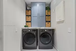 1077 Golden Cane Dr, Weston, FL 33327 - Photo 14