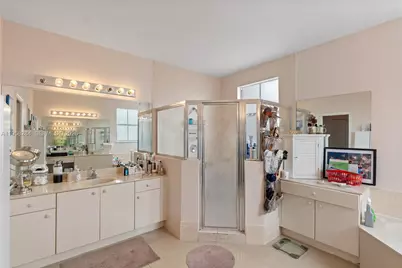 8968 NW 180th Ter, Hialeah, FL 33018 - Photo 58