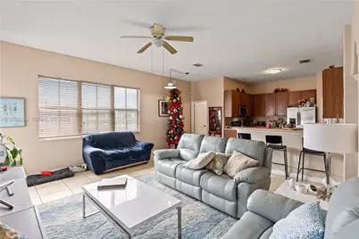 8968 NW 180th Ter, Hialeah, FL 33018 - Photo 26