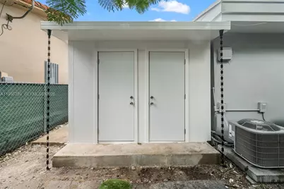 3500 SW 25th St #Rear Unit, Miami, FL 33133 - Photo 16