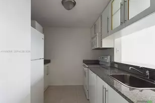 275 NE 18th St, Miami, FL 33132 - Photo 16