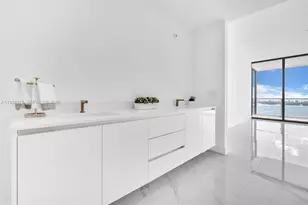 700 NE 24th St, Miami, FL 33137 - Photo 26