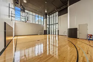 1010 Brickell Ave, Miami, FL 33131 - Photo 10