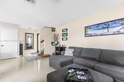 21839 SW 100th Pl, Cutler Bay, FL 33190 - Photo 6