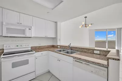 19501 W Country Club Dr #2011, Aventura, FL 33180 - Photo 6