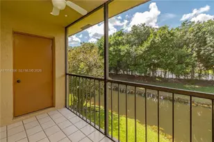 321 Lakeview Dr, Weston, FL 33326 - Photo 8