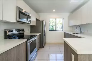 1985 Bay Dr, Miami Beach, FL 33141 - Photo 6