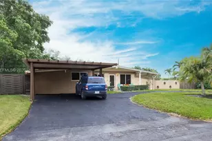 12415 SW 93rd Ct, Miami, FL 33176 - Photo 2