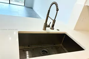 7050 NW 44th St, Lauderhill, FL 33319 - Photo 6