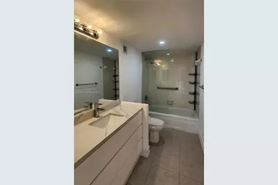 600 NE 36th St #821, Miami, FL 33137 - Photo 6