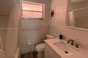 215 SE 3rd Ave, Hallandale Beach, FL 33009 - Photo 12