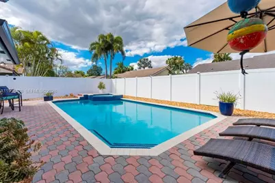 19411 NW 2nd St, Pembroke Pines, FL 33029 - Photo 2