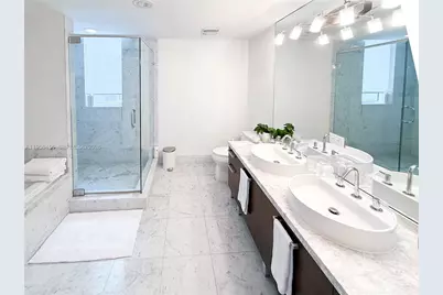 253 NE 2nd St #903, Miami, FL 33132 - Photo 12