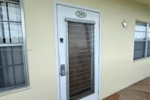 293 Dorset, Boca Raton, FL 33434 - Photo 2