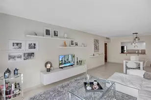 19390 Collins Ave, Sunny Isles Beach, FL 33160 - Photo 14