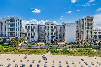 6039 Collins Ave #833, Miami Beach, FL 33140 - Photo 2