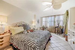 6039 Collins Ave, Miami Beach, FL 33140 - Photo 10