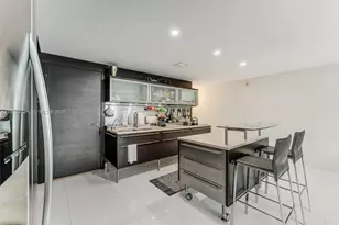 6000 Collins Ave, Miami Beach, FL 33140 - Photo 10