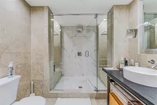 6000 Collins Ave, Miami Beach, FL 33140 - Photo 32