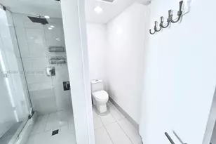 460 NE 28th St, Miami, FL 33137 - Photo 28