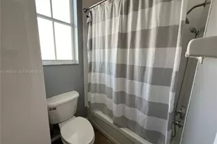 8001 W 36th Ave, Hialeah, FL 33018 - Photo 44