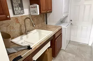 208 NW 7th St, Hallandale Beach, FL 33009 - Photo 10