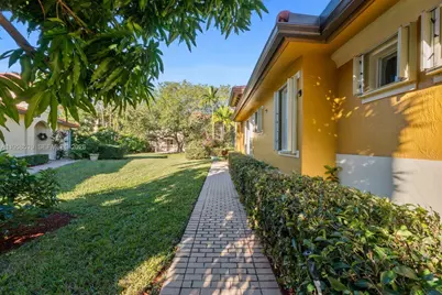 5750 NW 119th Ter, Coral Springs, FL 33076 - Photo 2