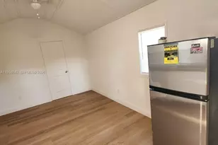 4222 Hibiscus Cir, West Palm Beach, FL 33409 - Photo 2