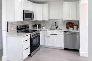 5660 NE 5th Ave, Oakland Park, FL 33334 - Photo 14
