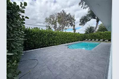 575 NE 179th Dr, North Miami Beach, FL 33162 - Photo 8