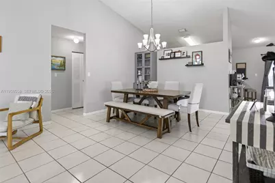 8864 NW 189th Ter, Hialeah, FL 33018 - Photo 4