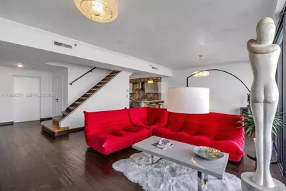 1000 Venetian Way #1106, Miami, FL 33139 - Photo 4