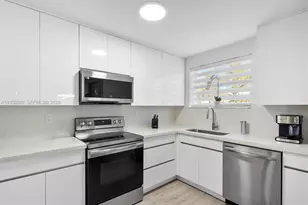 342 NW 114th Ave, Sweetwater, FL 33172 - Photo 10