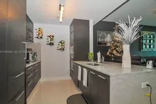900 Biscayne Blvd, Miami, FL 33132 - Photo 2