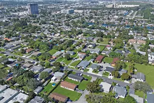 4133 SW 52nd St, Dania Beach, FL 33314 - Photo 4