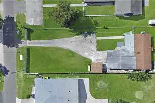 4133 SW 52nd St, Dania Beach, FL 33314 - Photo 2