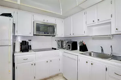 721 Atlantic Shores Blvd #212, Hallandale Beach, FL 33009 - Photo 8