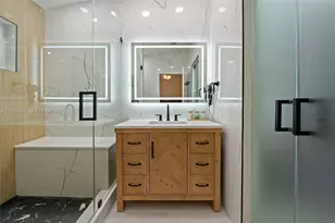 20877 NW 4 St, Pembroke Pines, FL 33029 - Photo 16