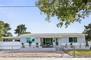 821 N 73rd Ter, Hollywood, FL 33024 - Photo 1