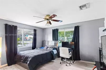 821 N 73rd Ter, Hollywood, FL 33024 - Photo 18