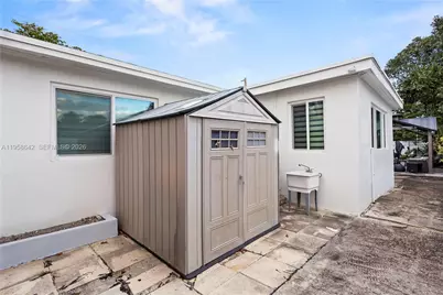 821 N 73rd Ter, Hollywood, FL 33024 - Photo 28