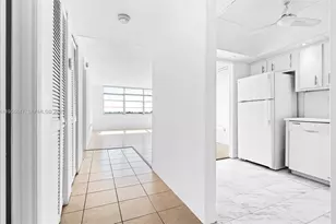 1000 St Charles Pl, Pembroke Pines, FL 33026 - Photo 14