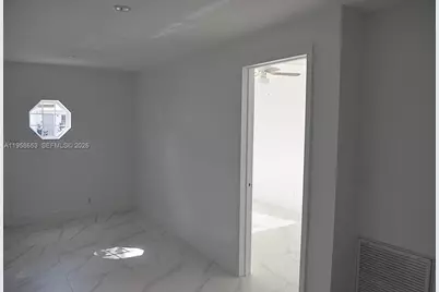9763 NW 37th St, Sunrise, FL 33351 - Photo 6