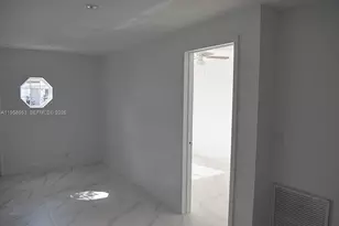 9763 NW 37th St, Sunrise, FL 33351 - Photo 6