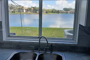 9763 NW 37th St, Sunrise, FL 33351 - Photo 40