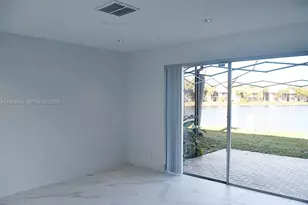 9763 NW 37th St, Sunrise, FL 33351 - Photo 12