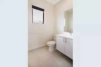 8160 NW 42nd St, Doral, FL 33166 - Photo 24